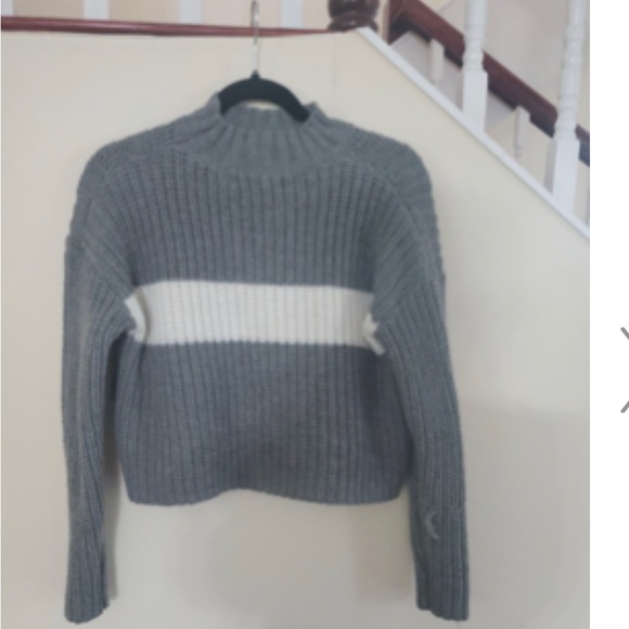 Gray mock neck knit sweat, white stripe by Forever 21. Lightly worn, Size M. - Picture 2 of 6